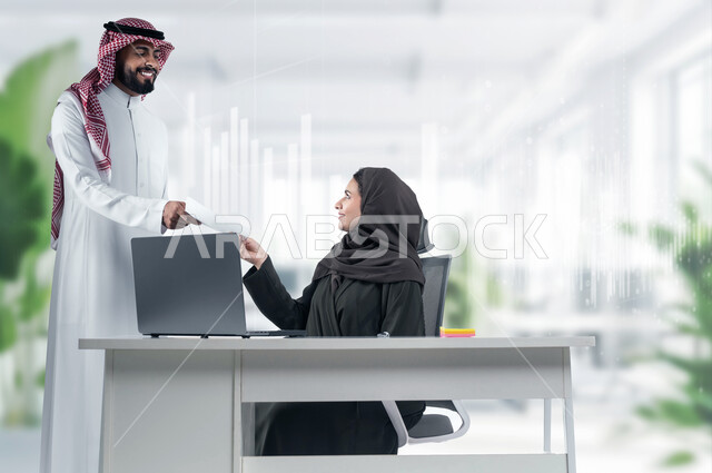 Desire to learn work methods and professional development, two Saudi Arabian Gulf colleagues who solve problems to achieve the company's goals, paying attention to feedback and applying it, teamwork and team spirit, following up on employee task achievements, using modern technologies, office background