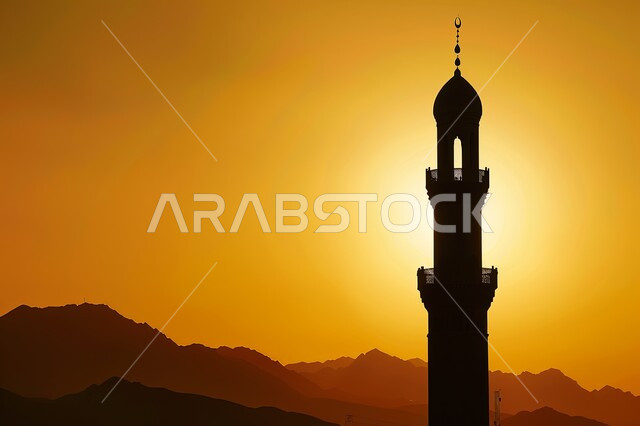 العبادة والتقرب إلى الله تعالى, نداء المسلمين لأداء الفرائض والصلوات, صورة ظلية لقبب ومآذن المساجد الاسلامية وقت غروب الشمس, الأجواء الروحانية المتميزة, الفن الهندسي المعماري على الطراز العربي الاسلامي القديم, سالويت