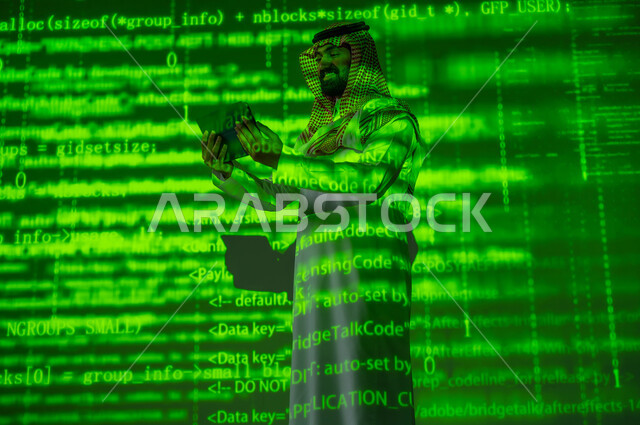 استخدام التكنولوجيا الحديثة , التقدم و التطور التقني في السعودية , رجل عربي خليجي سعودي يرتدي الثوب التقليدي و الشماغ  يحمل الجهاز اللوحي بيديه , خلفية هولوجرامية ثلاثية الأبعاد