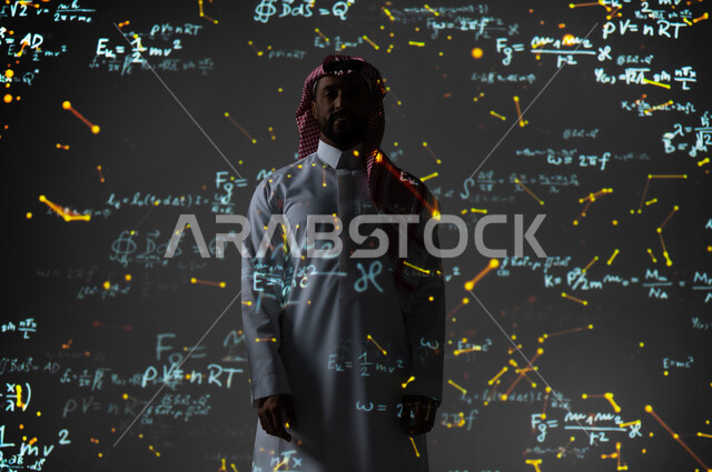 أرقام وحسابات في مادة الرياضيات، رجل عربي خليجي سعودي يرتدي الثوب التقليدي والشماغ يقف باستقامة ينظر الى الكاميرا بإيماءات الثقة بالنفس, التطور العلمي و التقني في المملكة العربية السعودية, خلفية سوداء للقوانين والمعادلات الرياضية الملونة