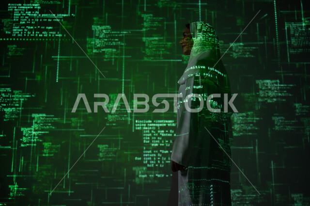 رموز وارقام ولغات برمجية، استخدام التقنيات الحديثة المتطورة، صورة من الخلف لإمرأة عربية خليجية سعودية مبتسمة محجبة تقف باستقامة تنظر الى شيء ما, التقدم التقني والتكنولوجي، خلفية قوانين خوارزميات رياضية
