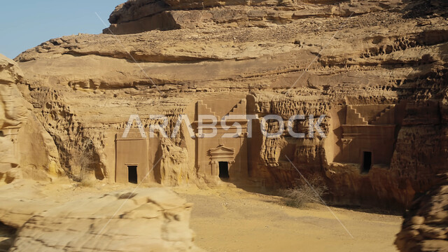  مدفن حيان بن كوزا، المعالم الأثرية القديمة في المملكة العربية السعودية، أماكن طبيعية تاريخية لجذب واستقطاب السائحين، قصر الفريد في مدائن صالح في محافظة العلا، التكوينات الصخرية في المناطق الصحراوية