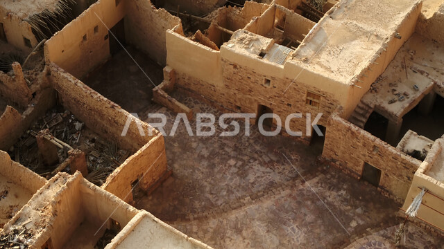 Ancient historical monuments in Shaqra Governorate in the city of Riyadh, traditional mud facilities, buildings and houses, the Ushaiqar heritage village in the Kingdom of Saudi Arabia, famous tourist attractions, tourist attractions from around the world