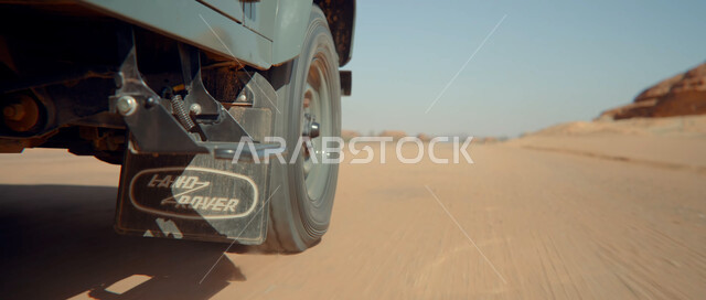 مغامرات شيقة في البيئة الصحراوية، مغامرة قيادة سيارة الدفع الرباعي ( التطعيس ) وسط الصحراء ، رحلات سفاري على الكثبان الرملية ، نشاط صحراوي ممتع 