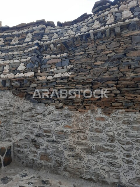 التصاميم والديكورات الهندسية على الطراز القديم، متحف قريه مطير العيش التراثيه في منطقه جرداء بن علي في محافظه الحجره، مناطق جذب واستقطاب السياح في منطقة الباحة، مفهوم السياحة في الأماكن والمعالم التراثية المشهورة