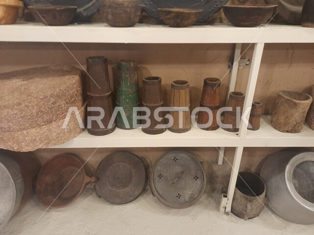 العراقة والأصالة والتراث السعودي, الأواني والأدوات التقليدية القديمة المعروضة في متحف قرية مطير العيش في جرداء بن علي في محافظه الحجره بمنطقه الباحة, القرى التراثية الشعبية في المملكة العربية السعودية, معالم وأماكن السياحة المشهورة