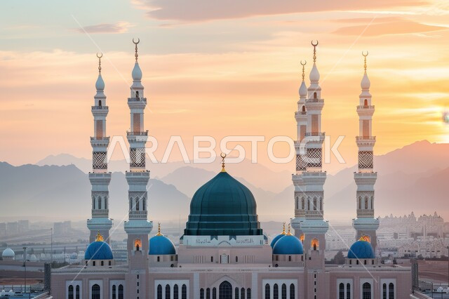 التقرب إلى الله تعالى بالعباده، القبب و المآذن على الطراز الإسلامي العصري الحديث، الفن الهندسي المعماري لبناء المساجد في المملكة العربية السعودية، معالم و أماكن اسلامية مقدسة، منظر غروب الشمس في السماء المليئة بالغيوم