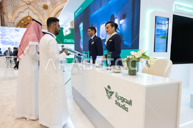 فعاليات وندوات ثقافية مشهورة، تجمع الزوار من جميع أنحاء العالم في مؤتمر مستقبل الطيران في مدينة الرياض بالمملكة العربية السعودية، رؤية مستقبلية سعودية 2030، حوارات ونقاشات حول تطوير الاستدامة البيئية في مجال الطيران المدني