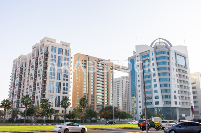 فندق ماربوت بمنطقة الرقة بمدينة دبي، الفن الهندسي المعماري للأبراج وناطحات السحاب في الامارات العربية المتحدة، معالم سياحية مشهورة، اماكن جذب واستقطاب السياح