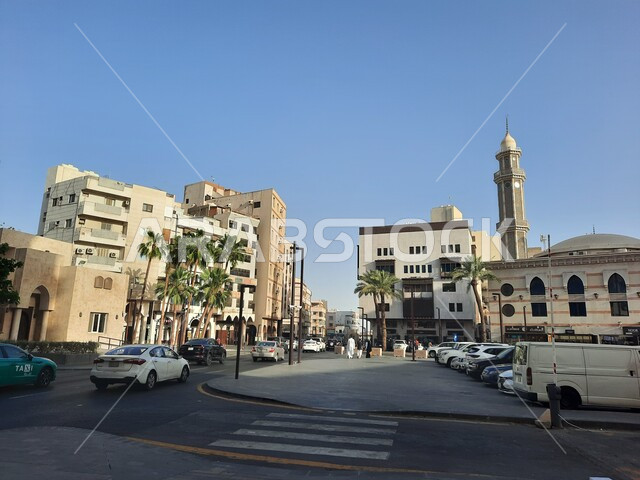 حركة مرور السيارات في الشوارع والطرقات، المعالم والأماكن الاثرية في المملكة العربية السعودية، المباني التراثية في حي البلد، الاهتمام بالبنية التحتية، الطرق المعبدة في مدينة جدة التاريخية