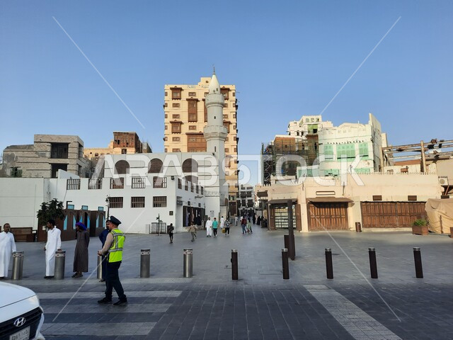 حركة مرور السيارات في الشوارع والطرقات، المعالم والأماكن الاثرية في المملكة العربية السعودية، المباني التراثية في حي البلد، الاهتمام بالبنية التحتية، الطرق المعبدة في مدينة جدة التاريخية
