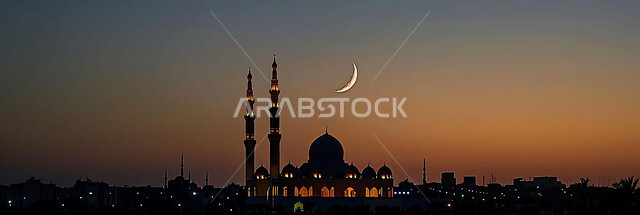 ديكورات وتصاميم متميزة على الطراز الاسلامي للقبب والمآذن المضيئة ليلا، الفن الهندسي المعماري للمساجد، مسجد عربي فاخر، العبادة والتقرب إلى الله، آداء الفرائض والصلوات، خلفيات دينية رمضانية، منظر الهلال في السماء