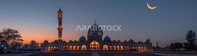  الفن الهندسي المعماري للمساجد، ديكورات وتصاميم متميزة على الطراز الاسلامي للقبب والمآذن المضيئة ليلا، مسجد عربي فاخر، العبادة والتقرب إلى الله، آداء الفرائض والصلوات، خلفيات دينية رمضانية، منظر الهلال في السماء