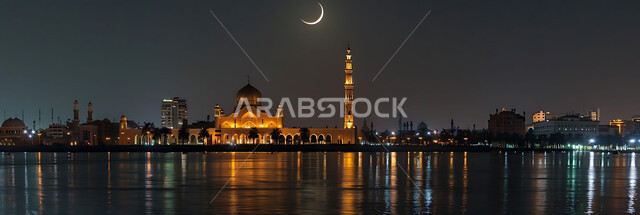  منظر الهلال في السماء، الفن الهندسي المعماري للمساجد، ديكورات وتصاميم متميزة على الطراز الاسلامي للقبب والمآذن المضيئة ليلا، مسجد عربي فاخر، العبادة والتقرب إلى الله، آداء الفرائض والصلوات، خلفيات دينية رمضانية