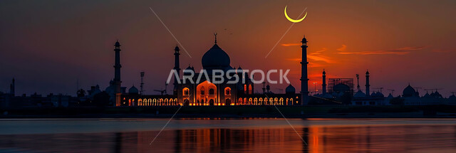  منظر الهلال في السماء، الفن الهندسي المعماري للمساجد، ديكورات وتصاميم متميزة على الطراز الاسلامي للقبب والمآذن المضيئة ليلا، مسجد عربي فاخر، العبادة والتقرب إلى الله، آداء الفرائض والصلوات، خلفيات دينية رمضانية
