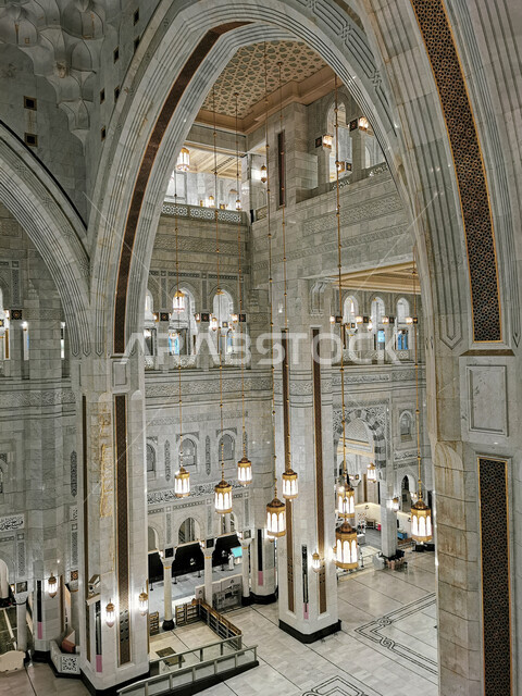 توسعة الملك عبدالله للحرم المكي الشريف، الزخارف الجبسيه الاسلاميه الفاخره على الأسقف، المسجد الحرام في مكة المكرمة في المملكة العربية السعودية، معالم واماكن دينيه مقدسة, مفهوم العبادة و التقرب الى الله تعالى