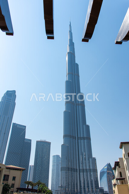 برج خليفة في دبي بالامارات العربية المتحدة، الفن الهندسي المعماري بالإمارات، معالم الإمارات المشهورة، ابراج وناطحات سحاب، السياحة في الإمارات
