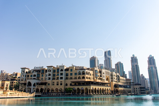 التصميم الهندسي الفريد لناطحات السحاب, برج خليفة أشهر المعالم السياحية حول العالم, النهضة العمرانية في إمارة دبي بالامارات العربية المتحدة, بحيرة المياه والنافورة الراقصة في دبي مول