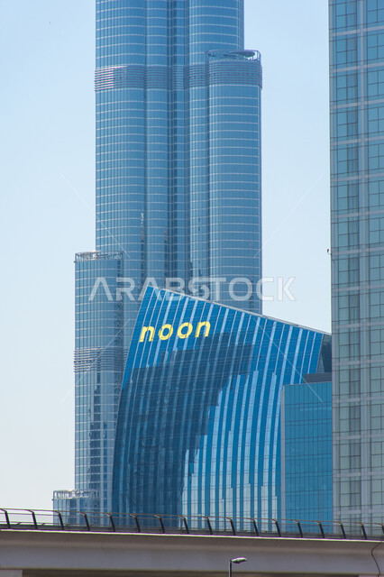 النمو والتطور العمراني في البناء بالامارات العربية المتحدة, التصاميم الهندسية المبتكرة لواجهات الأبراج وناطحات السحاب الشامخة, الفن المعماري لمبنى شركة نون في مدينة دبي, أماكن لجذب السياح من حول العالم