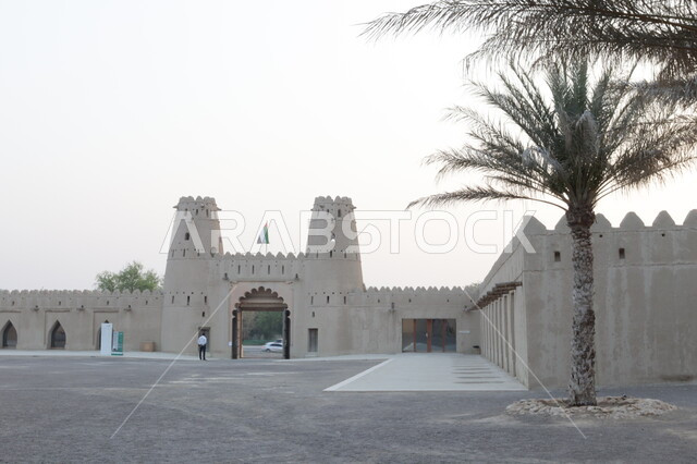 الفن الهندسي المعماري على الطراز القديم, قلعلة الجاهلي في مدينة العين، معالم أبو ظبي المشهورة، الحصون والقلاع الحربية المشيدة,أماكن استقطاب السياح في الإمارات العربية المتحدة