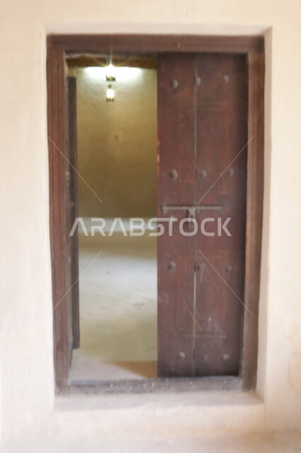 آثار وتفاصيل قلعة الجاهلي في مدينة العين, معالم أثرية عريقة في أبو ظبي, الحصون والقلاع الطينية المشيدة على الطراز القديم, أماكن سياحية مشهورة في الامارات العربية المتحدة