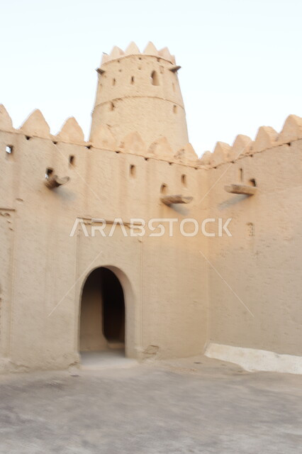 الفن الإنشائي لقلعة الجاهلي في مدينة العين, معالم أثرية عريقة في أبو ظبي, الحصون والقلاع الطينية المشيدة على الطراز القديم, أماكن سياحية مشهورة في الامارات العربية المتحدة