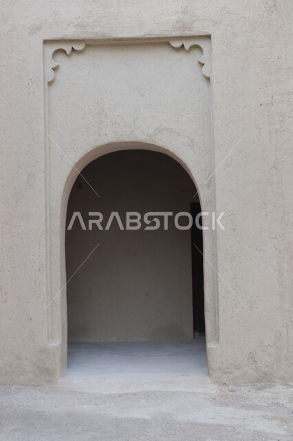 بناء الحصون والقلاع الطينية على الطراز القديم, التفاصيل المعمارية الداخلية لقلعة الجاهلي في مدينة العين, معالم أثرية عريقة في أبو ظبي, أماكن سياحية مشهورة في الامارات العربية المتحدة