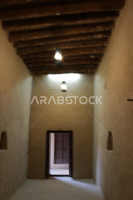 معالم أثرية عريقة في أبو ظبي, التفاصيل المعمارية الداخلية لقلعة الجاهلي في مدينة العين, الحصون والقلاع الطينية المشيدة على الطراز القديم, أماكن سياحية مشهورة في الامارات العربية المتحدة