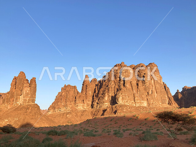 التكوينات والتشكيلات الصخرية على الوديان الجبلية في الأماكن الأثرية التاريخية المشهورة، وادي الديسة في منطقة تبوك، أرض النخيل والعيون الساحرة، سلاسل جبلية ومعالم طبيعية في السعودية، المناطق السياحية في المملكة