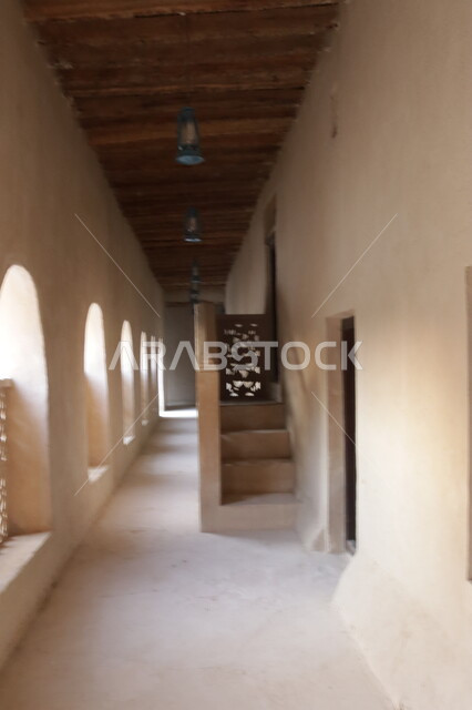 الحصون والقلاع الحربية المشيدة، مناطق جذب واستقطاب السائحين في الإمارات العربية المتحدة، الفن الهندسي المعماري على الطراز القديم، قلعة الجاهلي في مدينة العين بأبو ظبي، المعالم السياحية المشهورة