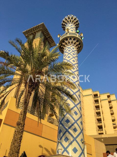 منارة مسجد عمر علي بن حيدر بمنطقة الرقة, المعالم والأماكن الدينية المشهورة في الامارات العربية المتحدة، بناء دور العبادة على الطراز الإسلامي الحديث, الفن الهندسي المعماري للمساجد في مدينة دبي