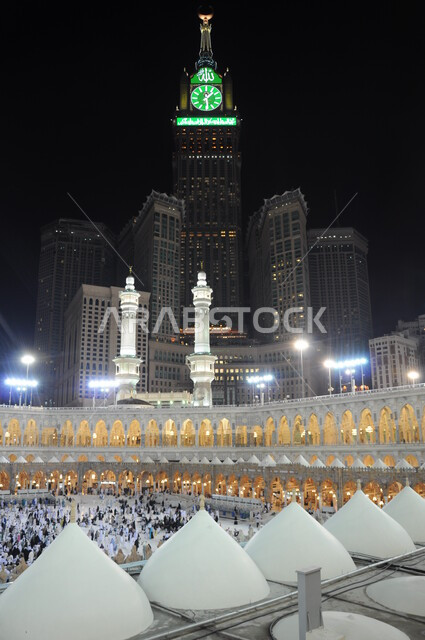  معالم اسلامية دينية مقدسة ، مبنى برج ساعه مكه الملكي في المسجد الحرام في مكة المكرمة في المملكة العربية السعودية ، الفن الهندسي العمراني للفنادق الفاخره المطله على الحرم المكي الشريف،ابراج وناطحات السحاب.