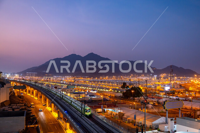 قطار المشاعر المقدسة في مشعر منى في المملكة العربية السعودية ، توفير خدمات نقل آمنة للحجاج و المعتمرين  ، موسم الحج و العمرة ، أماكن إسلامية مقدسة