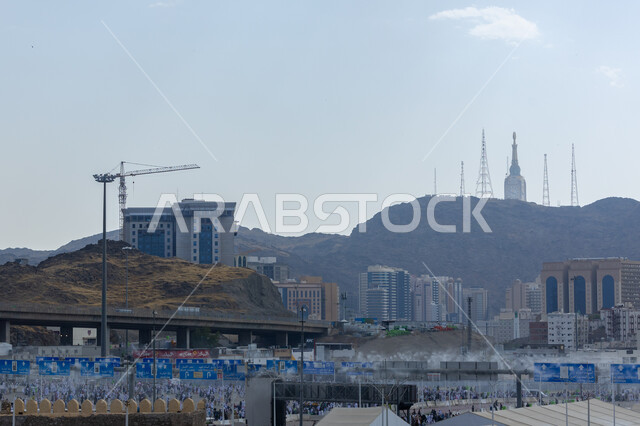 تأمين وتوفير مساكن لإقامة الحجاج والمعتمرين في مشعر منى بمكة المكرمة , أداء مناسك الحج , أماكن و معالم دينية إسلامية مقدسة في المملكة العربية السعودية