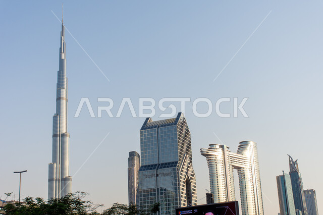 التطور والتقدم المعماري، مبنى برج خليفة في امارة دبي، الفنون والتصاميم المعمارية للأبراج وناطحات السحاب في الامارات العربية المتحدة، المنشآت التجارية والسكنية المتميزة