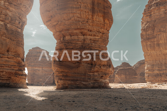 التكوينات الصخرية الطبيعية في مدينة العلا، الحضارة القديمة الأثرية، المعالم التاريخية السياحية في السعودية، صخرة الفيل في العلا، الطبيعة الصحراوية والمرتفعات الجبلية بالمملكة العربية السعودية