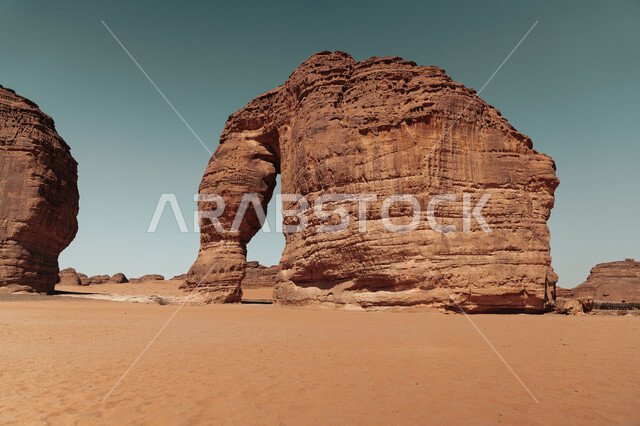 Historical tourist attractions in Saudi Arabia, natural rock formations ...