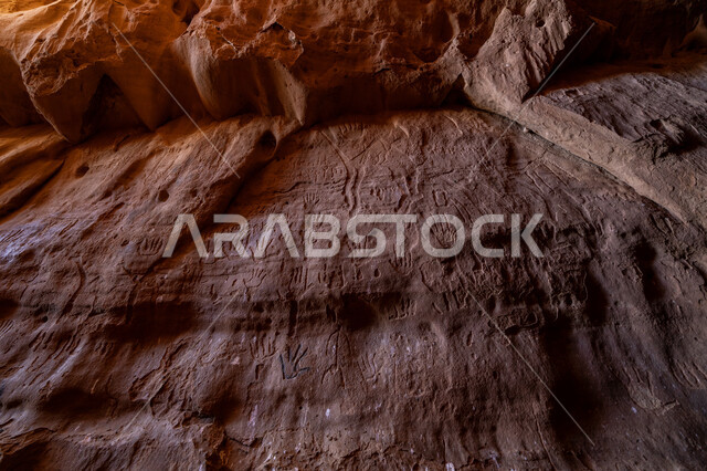 المعالم والأماكن الأثرية التاريخية , نقوش تاريخية على الصخور في جبة في مدينة حائل , مفهوم السياحة في المملكة العربية السعودية , رسومات الشعوب القديمة، التكوينات والتشكيلات الصخرية