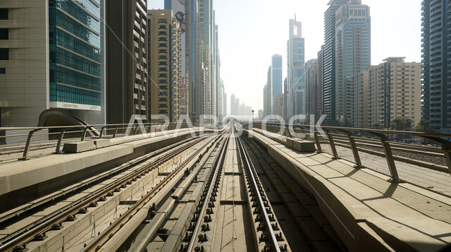  أحدث أنظمة السكك الحديدية ، مترو دبي في الامارات العربية المتحدة ، الفن الهندسي المعماري ، مسارات ارشادية على الارضيات ،شبكة سكة حديد للنقل السريع ،الطرق والشوارع والمباني ، المعالم و الاماكن  السياحية 