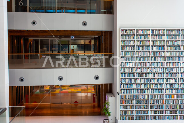 مكان للقراء ومحبي العلم والمعرفة،مكتبة محمد بن راشد الثرية بالمجلاات والمعاجم في امارة دبي، صرح معرفي مميز ومعلم ثقافي مشهور، منارة للثقافة والفكر، الفن الهندسي المعماري للمكتبات والمتاحف والمعارض في الامارات العربية المتحدة