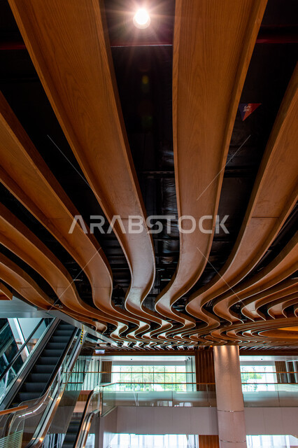 التصاميم الداخلية والديكورات في مكتبة محمد بن راشد الثرية بالمجلات والمعاجم في امارة دبي، صرح معرفي مميز ومعلم ثقافي مشهور، منارة للثقافة والفكر، الفن الهندسي المعماري للمكتبات والمتاحف والمعارض في الامارات العربية المتحدة، مكان للقراء ومحبي العلم والمعرفة