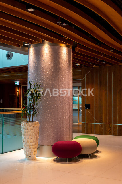 التصميم الهندسي الداخلي المبتكر مكتبة محمد بن راشد الثرية بالمجلات والمعاجم في امارة دبي، صرح معرفي مميز ومعلم ثقافي مشهور، منارة للثقافة والفكر، المكتبات والمتاحف والمعارض في الامارات العربية المتحدة