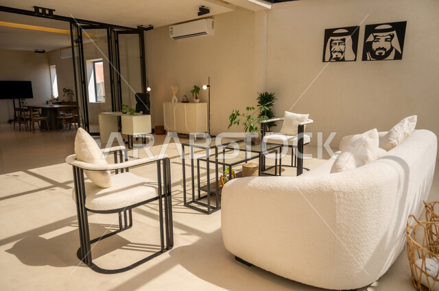 غرف مكتبية بأثاث أنيق ومريح، ديكور مكتب فخم على الطراز الحديث, التصميم العصري الحديث للمكاتب في شركات المملكة العربية السعودية