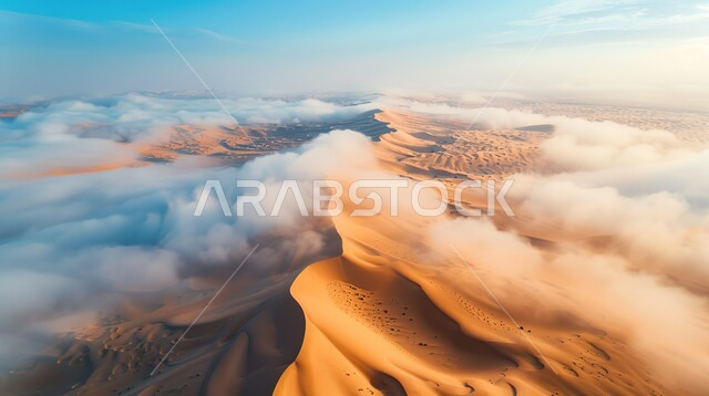التكوينات والتشكلات الرملية في صحراء المملكة العربية السعودية، الهضاب و التلال من الرمال الناعمة في الربع الخالي، منظر الغيوم فوق التضاريس و المرتفعات والقمم الجبلية في البراري، مناطق البادية والبيئة الطبيعية الصحراوية في النهار، خلفية الطبيعة