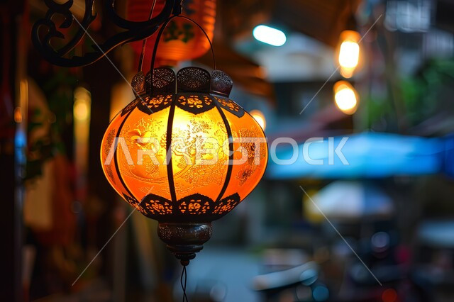  تحف اسلامية تقليدية للاحتفال بقدوم شهر الخير، فانوس معدني مزخرف مضيء، أنوار وديكورات في الأجواء الرمضانية الروحانية، الزينة والاكسسوارات العربية والفن الإسلامي