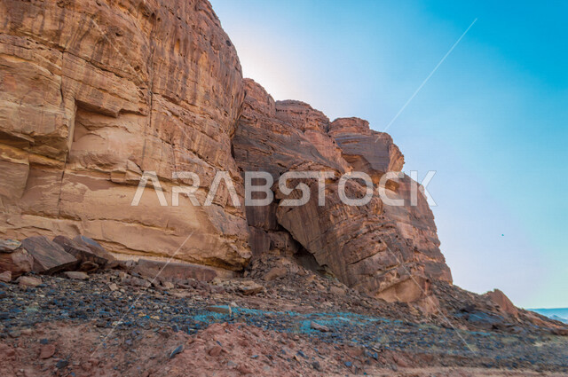 التكوين الصخري الطبيعي الجميل في العلا بالمملكة العربية السعودية