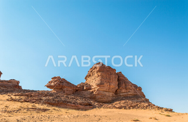 التكوين الصخري الطبيعي الجميل في العلا بالمملكة العربية السعودية