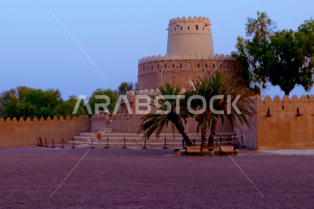 قلعة الجاهلي في مدينة العين بأبو ظبي، المعالم السياحية المشهورة، الحصون والقلاع الحربية المشيدة, مناطق جذب واستقطاب السائحين في الإمارات العربية المتحدة، الفن الهندسي المعماري على الطراز القديم
