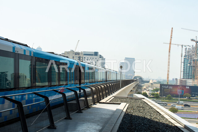 مترو دبي يصل لمحطة الخور الخاصة، توفير التسهيلات والخدمات للمغادرين والقادمين إلى الإمارات العربية المتحدة، مفهوم المواصلات العامة، محطات وصول المسافرين، الاهتمام بالبنية التحتية