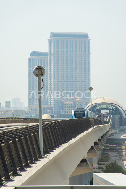 محطات وصول المسافرين، مترو دبي يصل لمحطة الخور الخاصة، توفير التسهيلات والخدمات للمغادرين والقادمين إلى الإمارات العربية المتحدة، مفهوم المواصلات العامة، الاهتمام بالبنية التحتية للجسور والطرقات